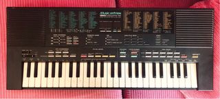 Yamaha PSS-480 Music Station