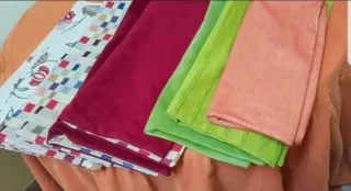 Conjunto rústico: cortina, cojines y faldillas