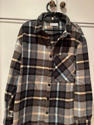 Camisa/Chaqueta Bershka cuadros oversize Es unisex