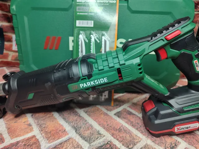 Sierra de sable Parkside con Batería y cargador