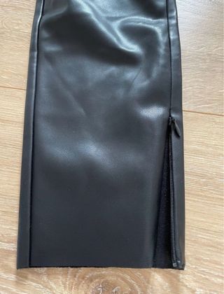 Pantalón Cortefiel  efecto piel nuevo