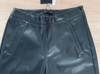 Pantalón Cortefiel  efecto piel nuevo