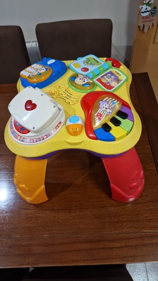 Mesita de actividades infantil