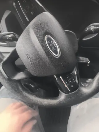 Recogida de escombros, vaciado de naves y portes