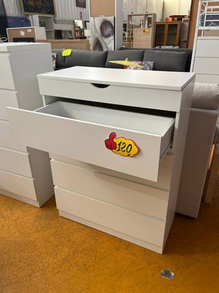 Tocador blanco con espejo y cajones