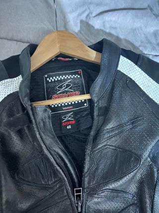 Mono Spyke de una pieza