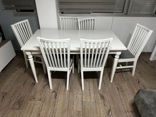 Mesa extensible IKEA Hemnes y 6 sillas