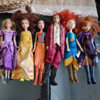 Conjunto di bambole Barbie e Principesse Disney