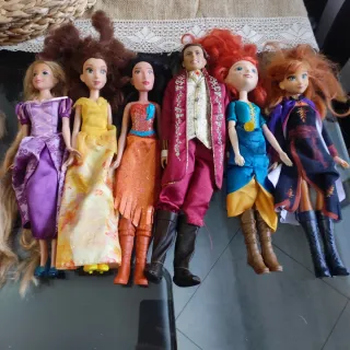 Conjunto di bambole Barbie e Principesse Disney