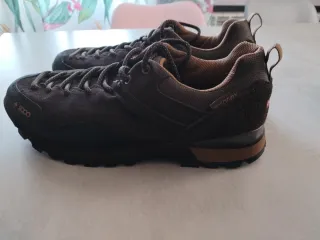 Zapatillas de montaña +8000