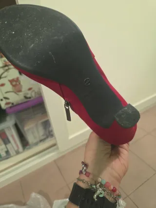 Stivaletti rossi tacco sottile