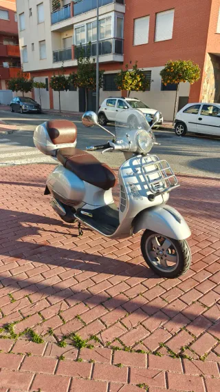 Vespa 125 GT 2004 Plata