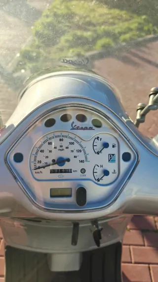 Vespa 125 GT 2004 Plata