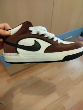 Zapatos Nike Leo Baker Marrones Nuevos