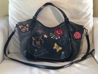 Bolso Desigual con bordados aterciopelados