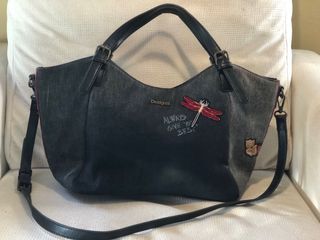 Bolso Desigual con bordados aterciopelados