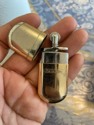 Set di 8 accendini assortiti