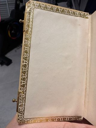 Libro de Comunión Antiguo Dorado