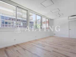Oficina en venta en La Maternitat i Sant Ramon en Barcelona