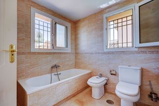 Casa pareada en venta en Calahonda en Mijas