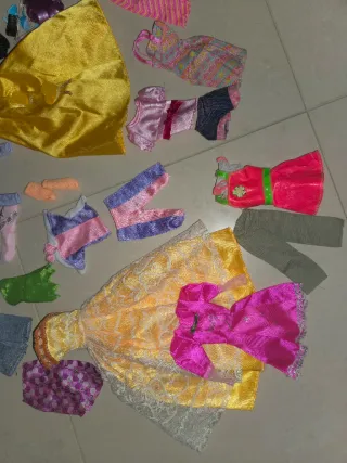 Lotto vestiti Barbie