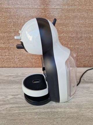 Cafetera Dolce Gusto Blanca y Negra