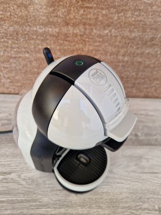 Cafetera Dolce Gusto Blanca y Negra