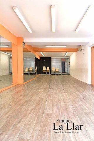 Local comercial en venta en Passeig Maragall - Zona Estació en Gavà