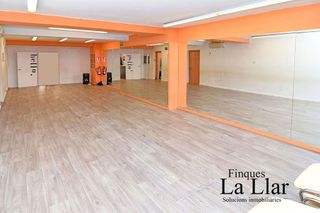 Local comercial en venta en Passeig Maragall - Zona Estació en Gavà