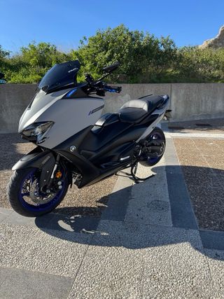 Yamaha Tmax 560