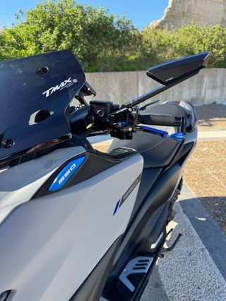 Yamaha Tmax 560