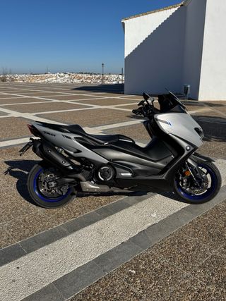 Yamaha Tmax 560