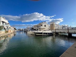 Piso en venta en Empuriabrava en Castelló d´Empúries