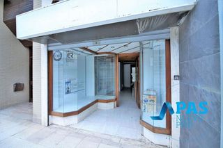 Local comercial en venta en Cuatro Caminos en Santander