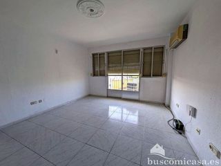Piso en venta en Linares