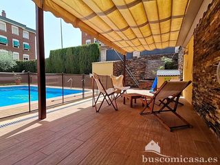 Chalet en venta en Linares