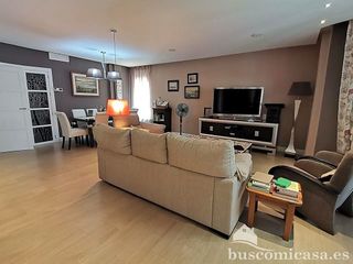 Chalet en venta en Linares