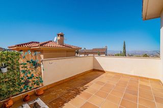 Chalet en venta en Zubia (La)