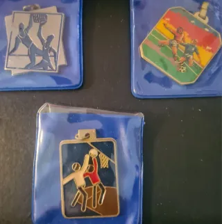 10 Medaglie sportive,  5 con Portachiavi