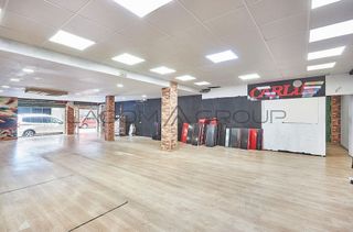 Local comercial en venta en Els Canyars en Castelldefels