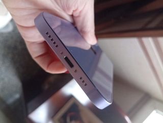 iPhone 12 64 GB morado – Excelente estado