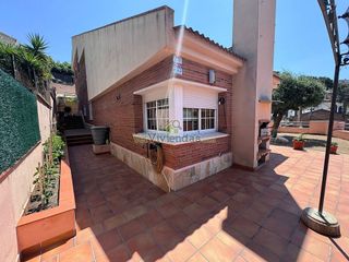 Chalet en venta en Vallirana