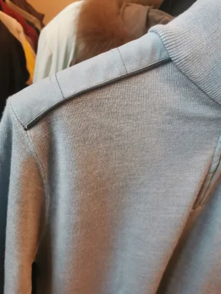 Maglia uomo collo alto zip azzurra