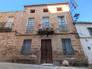 Chalet en venta en Linares