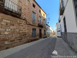 Chalet en venta en Linares