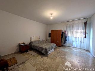 Piso en venta en Linares