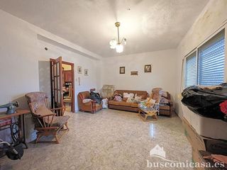 Chalet en venta en Linares