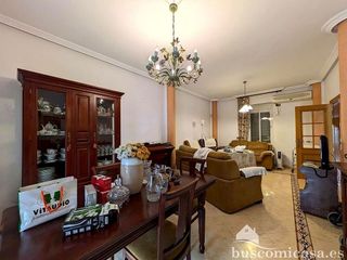 Chalet en venta en Linares