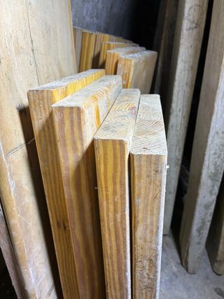 Huellas de escalera de madera