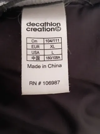 Chaquetón con capucha Negro Robusto y Cálido